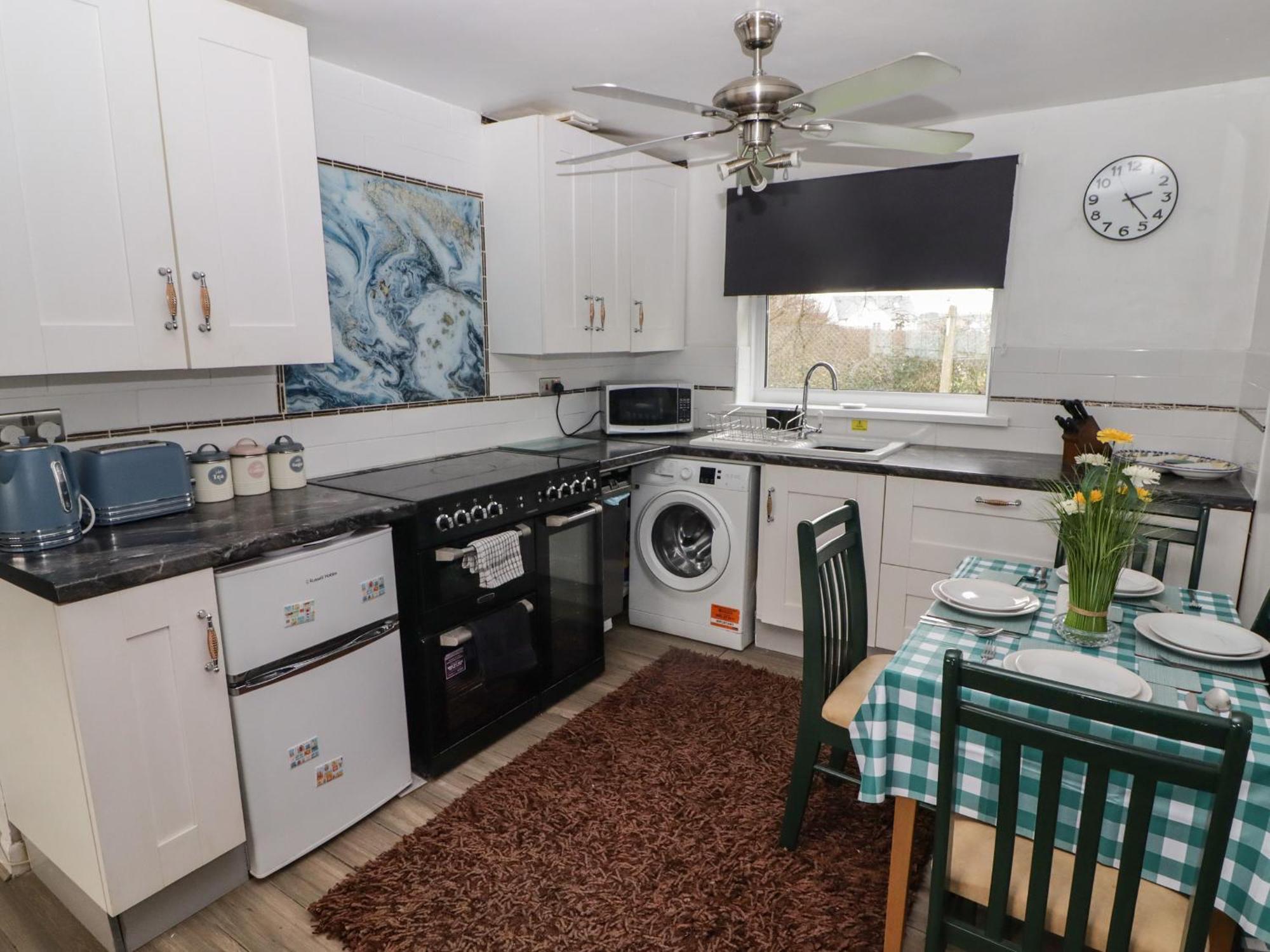 13 Gower Holiday Village Суонси Экстерьер фото