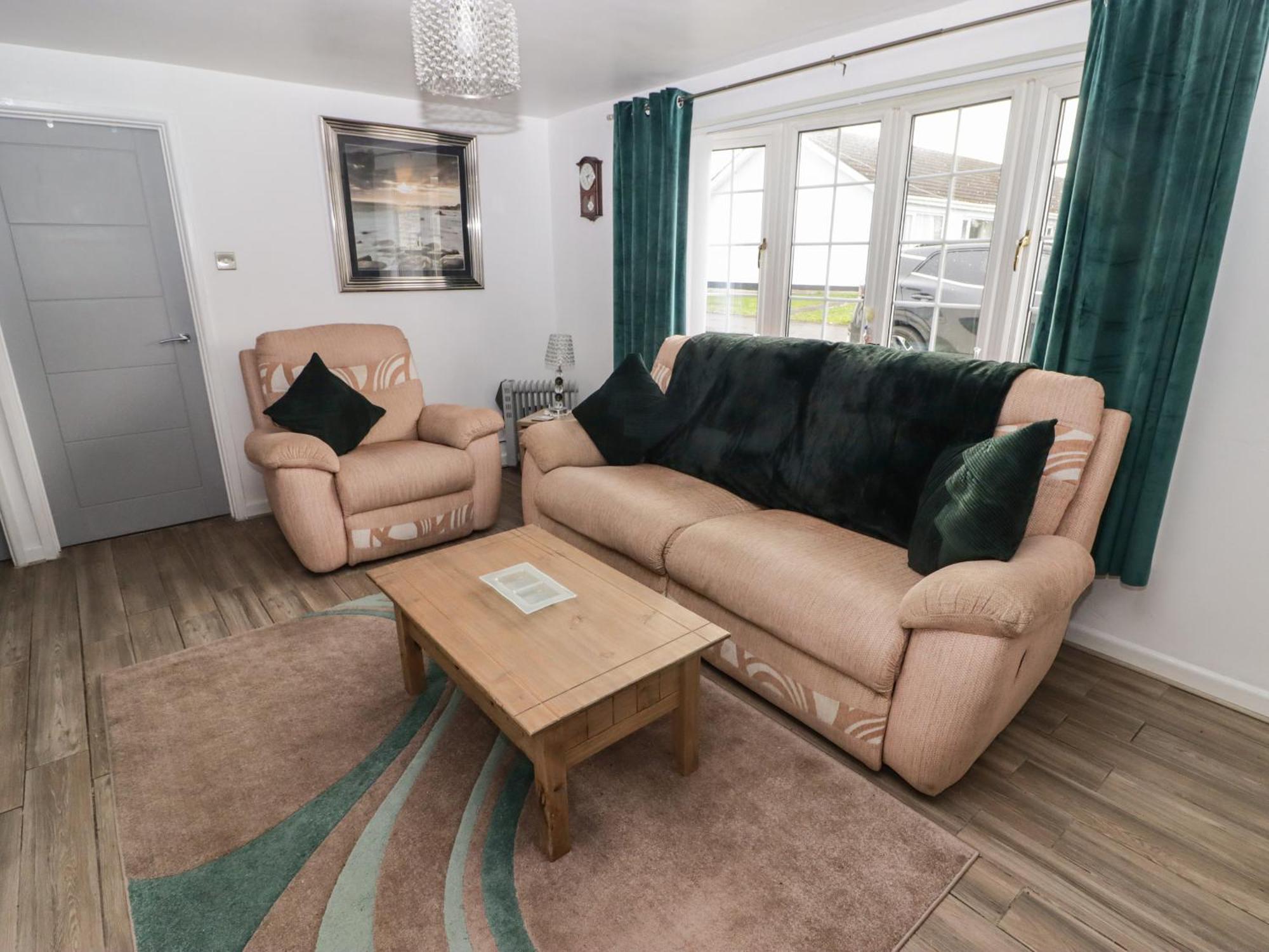 13 Gower Holiday Village Суонси Экстерьер фото