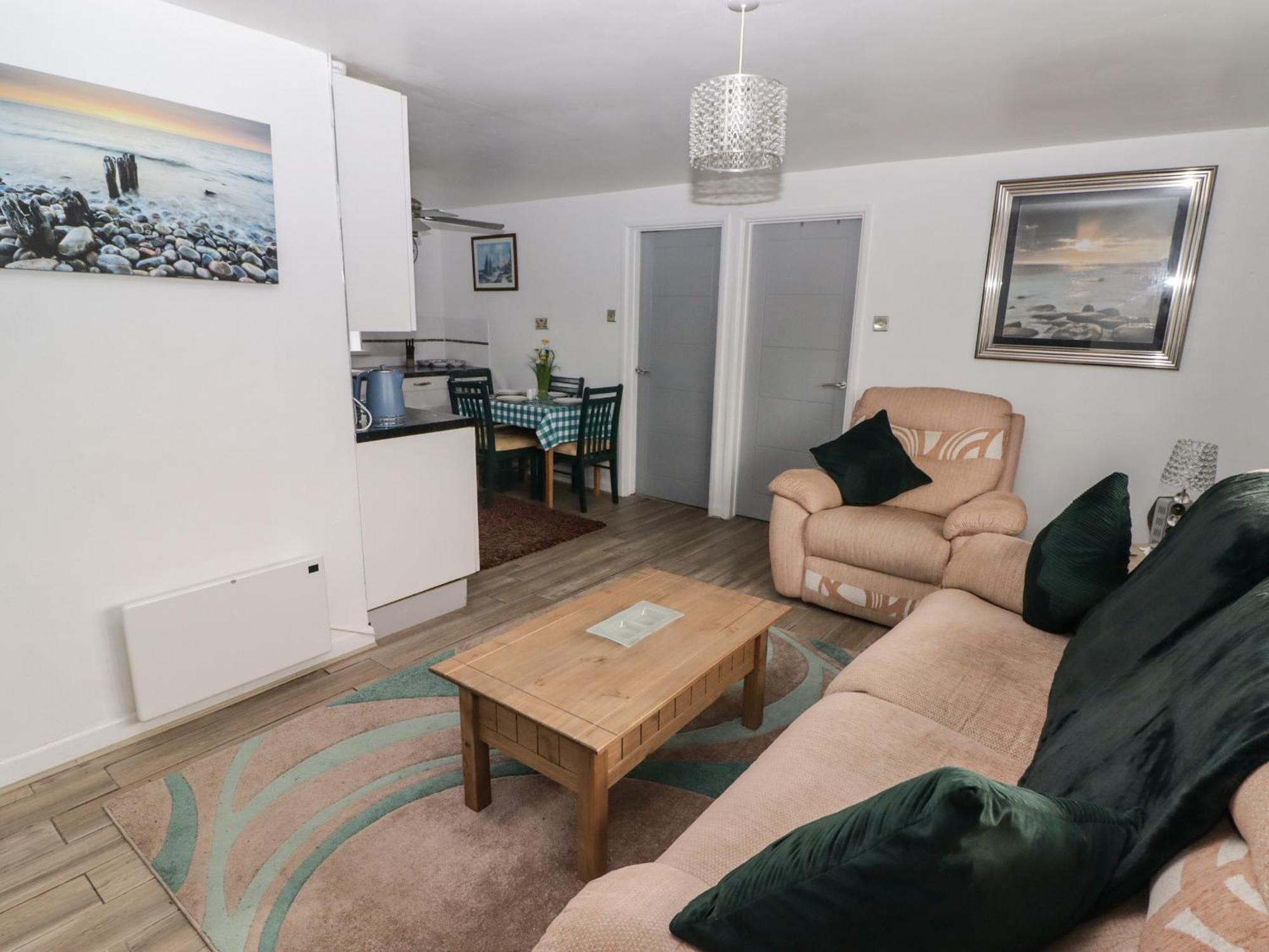 13 Gower Holiday Village Суонси Экстерьер фото