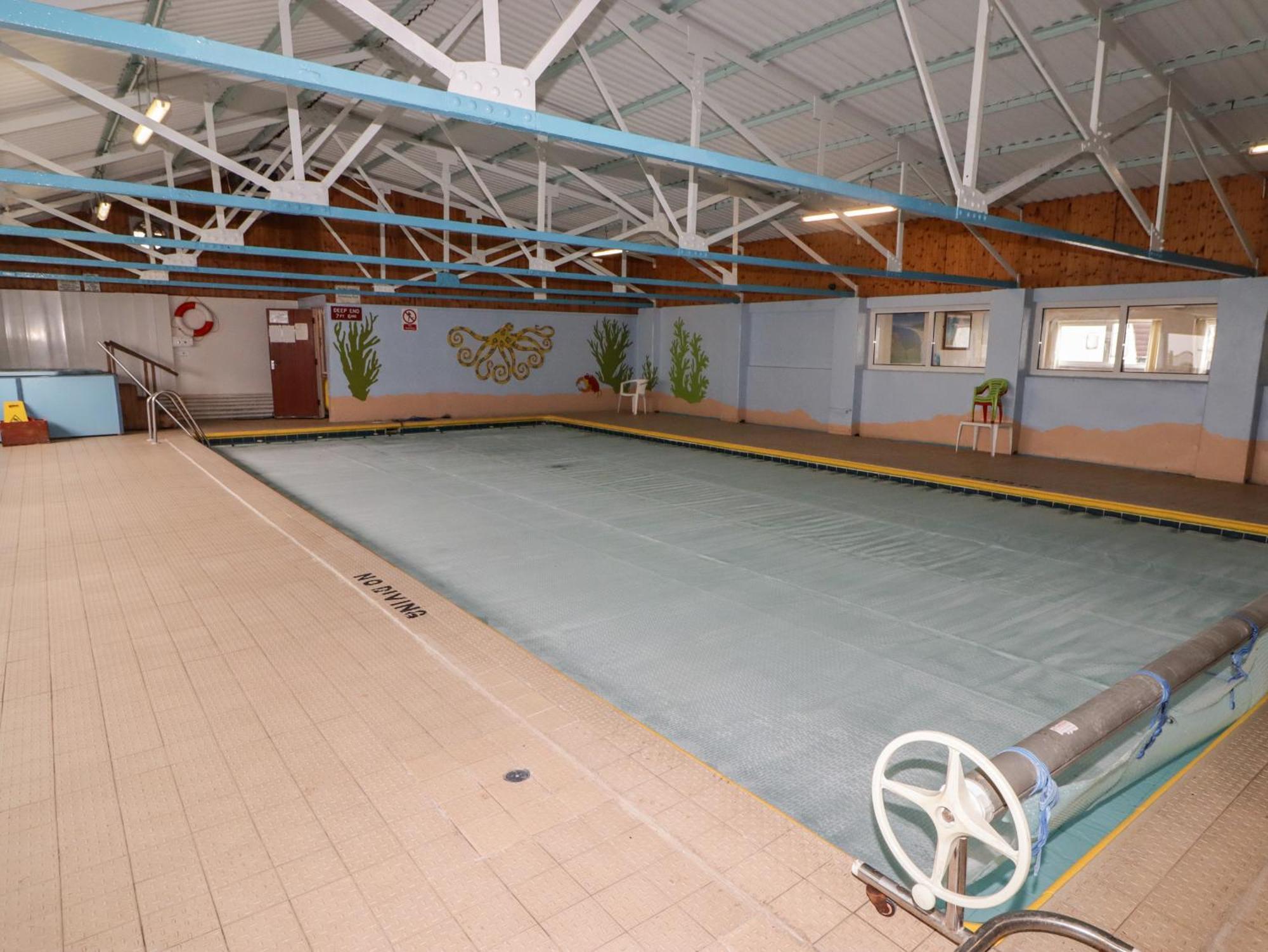 13 Gower Holiday Village Суонси Экстерьер фото