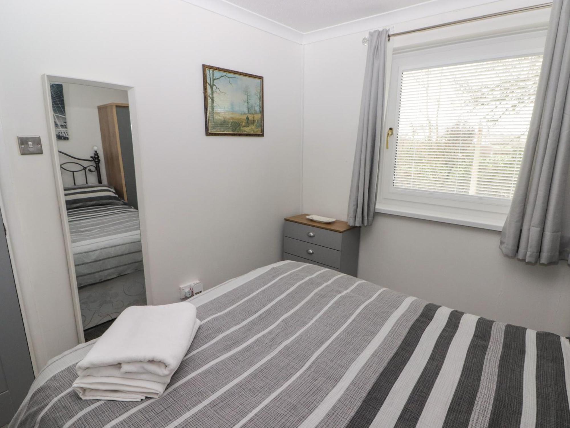 13 Gower Holiday Village Суонси Экстерьер фото