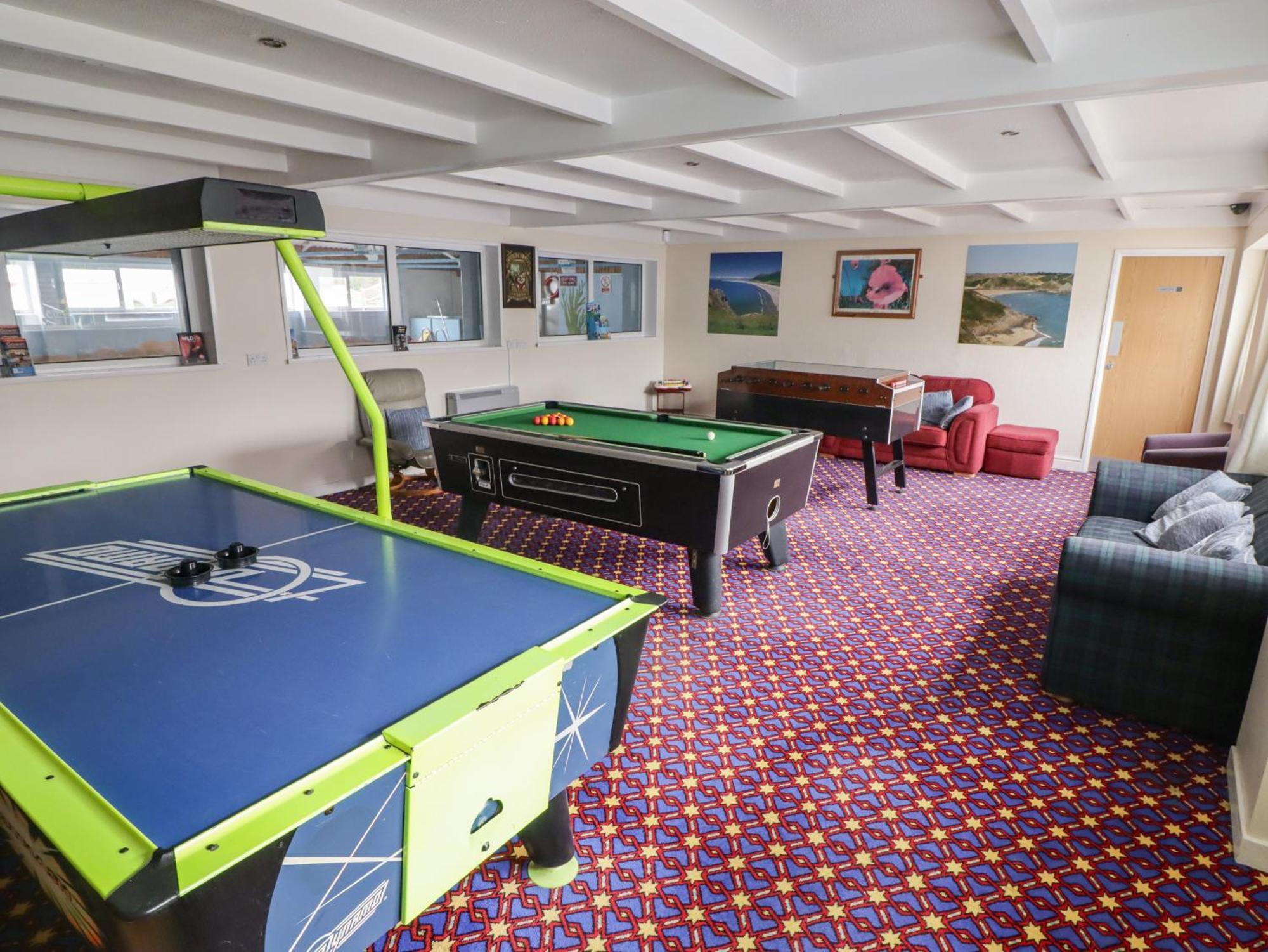 13 Gower Holiday Village Суонси Экстерьер фото